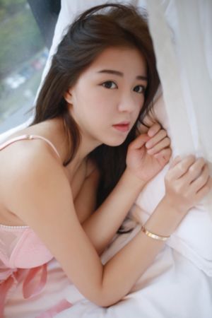 亚洲国产AV无码精品果冻传媒_720完整在线观看